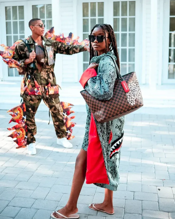 A.i.3 THE LEGACY TOTE>SPRAYGROUND New