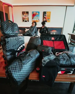 3AM SHARKNAUTICS 2 PC LUGGAGE SET><noscript><img width=