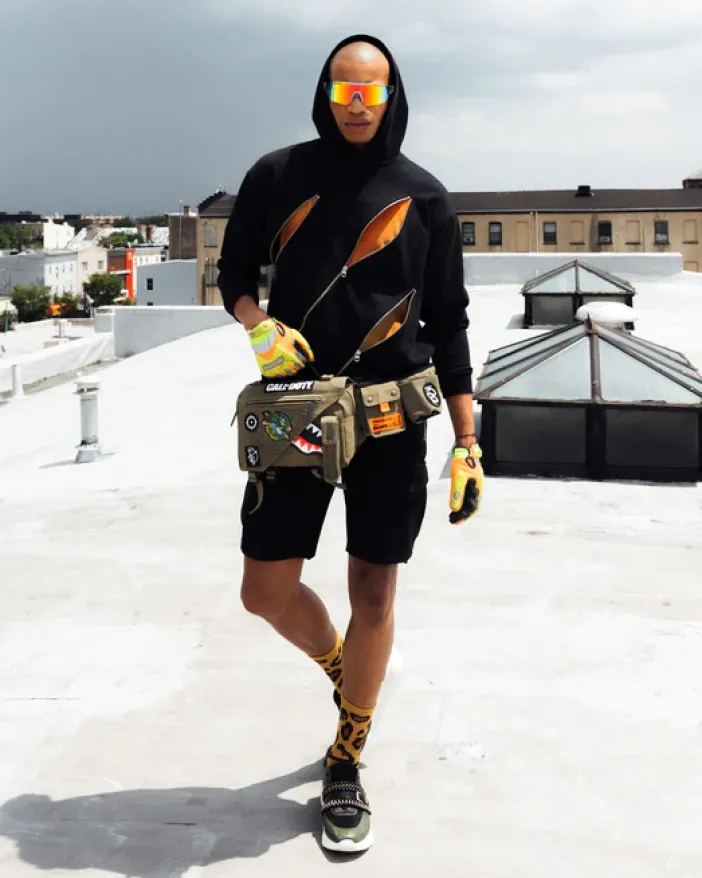 CALL OF DUTY NEVER BACK DOWN CROSSBODY>SPRAYGROUND New