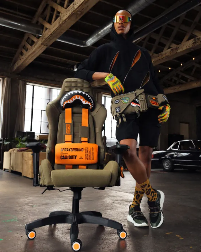 CALL OF DUTY NEVER BACK DOWN CROSSBODY>SPRAYGROUND New