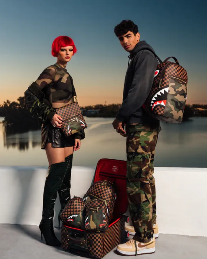 EXTERIOR GOLD ZIP POCKET SHARKS IN PARIS JETSETTER CARRY-ON LUGGAGE>SPRAYGROUND Sale