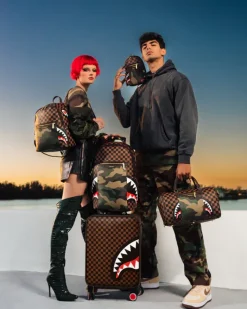 EXTERIOR GOLD ZIP POCKET SHARKS IN PARIS JETSETTER CARRY-ON LUGGAGE><noscript><img width=