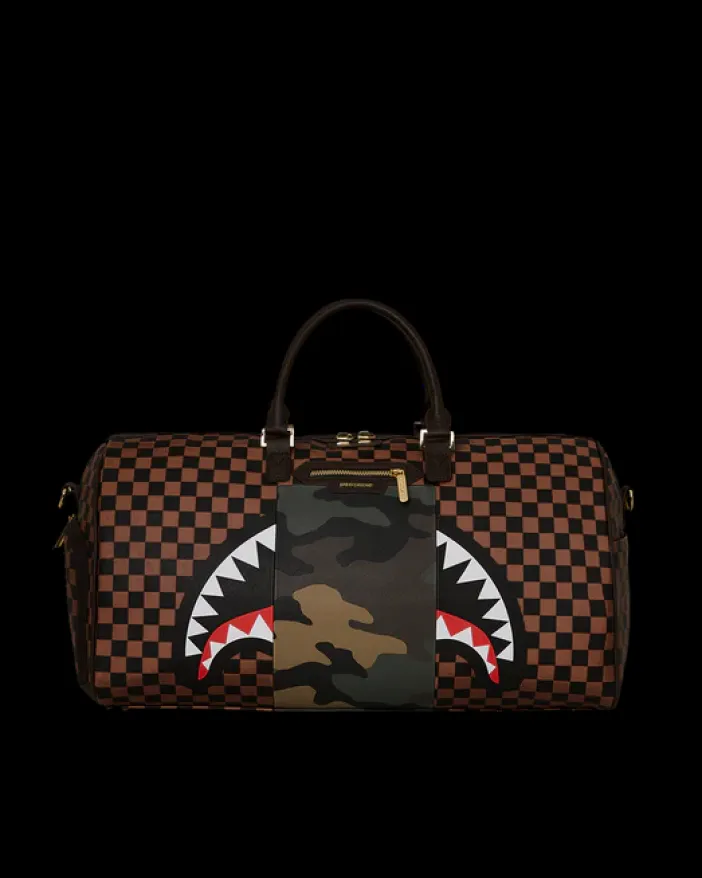 EXTERIOR GOLD ZIP POCKET SHARKS IN PARIS DUFFLE>SPRAYGROUND