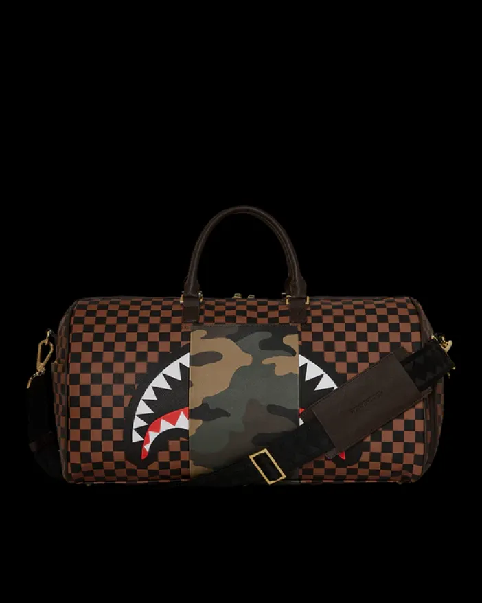 EXTERIOR GOLD ZIP POCKET SHARKS IN PARIS DUFFLE>SPRAYGROUND