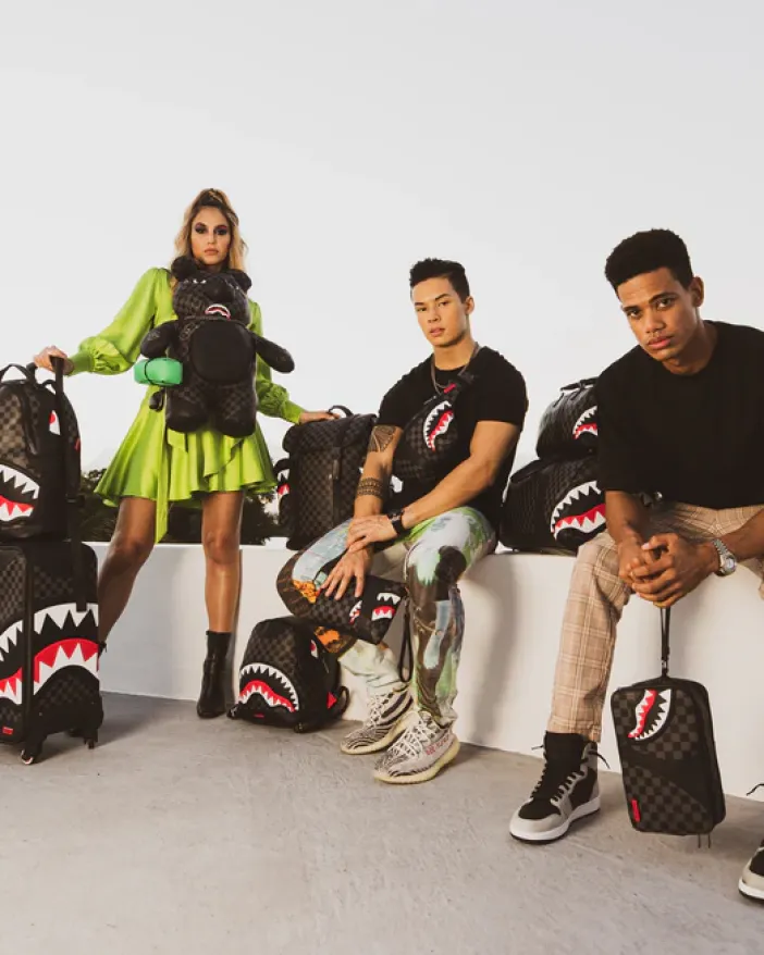 HENNY AIIR TO THE THRONE CROSSOVER CLUTCH>SPRAYGROUND