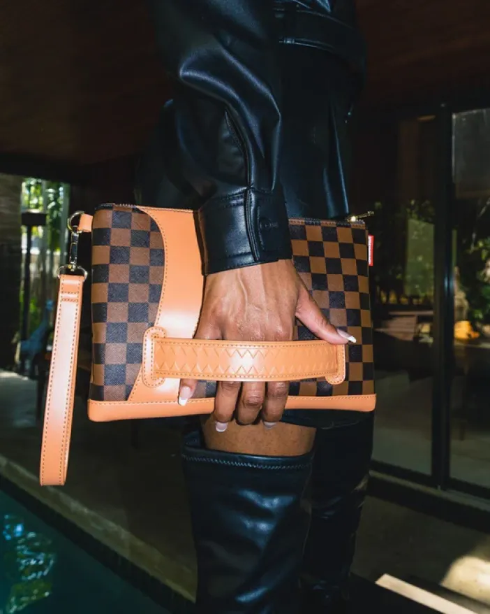 HENNY AIR TO THE THRONE CROSSOVER CLUTCH>SPRAYGROUND New