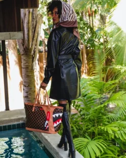HENNY AIR TO THE THRONE TOTE><noscript><img width=