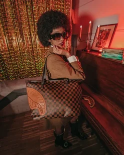 HENNY TOTE><noscript><img width=
