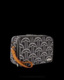 ILLUCHAINS TOILETRY BAG><noscript><img width=
