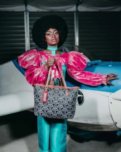ILLUCHAINS TOTE><noscript><img width=