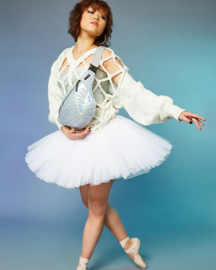 MIRASHAKU IRIDESCENT QUILT SAVVY CROSSBODY>SPRAYGROUND