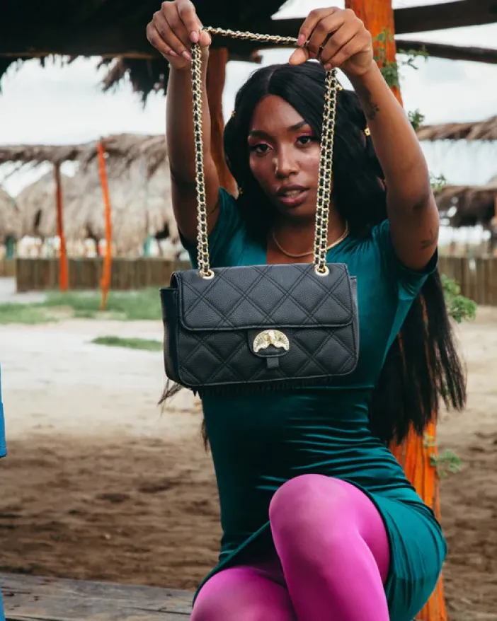 NOIR QUILT GOLD CHAIN SHARK HANDBAG>SPRAYGROUND