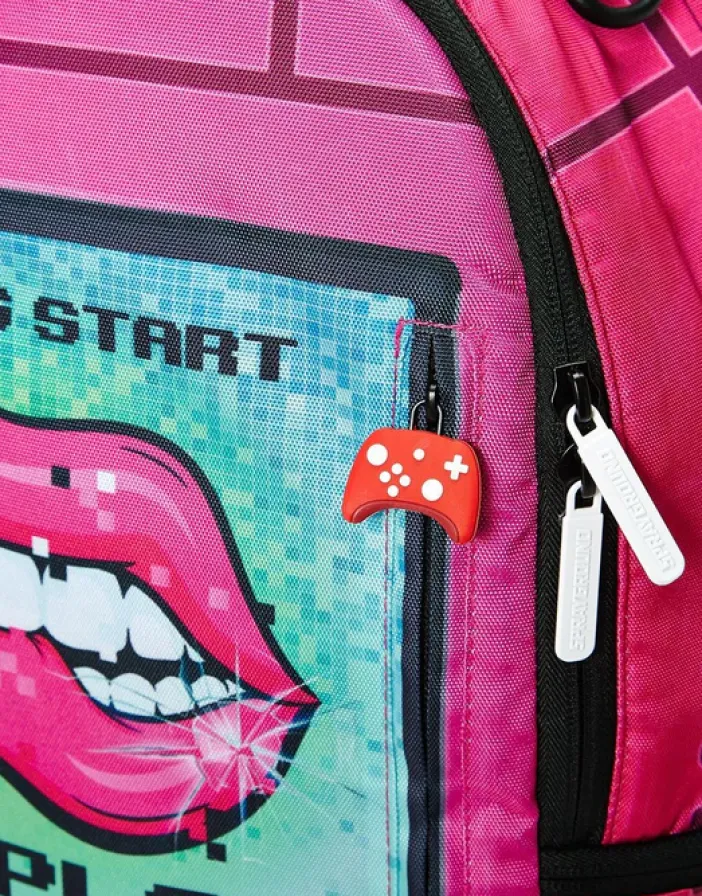 PLAY ME>SPRAYGROUND