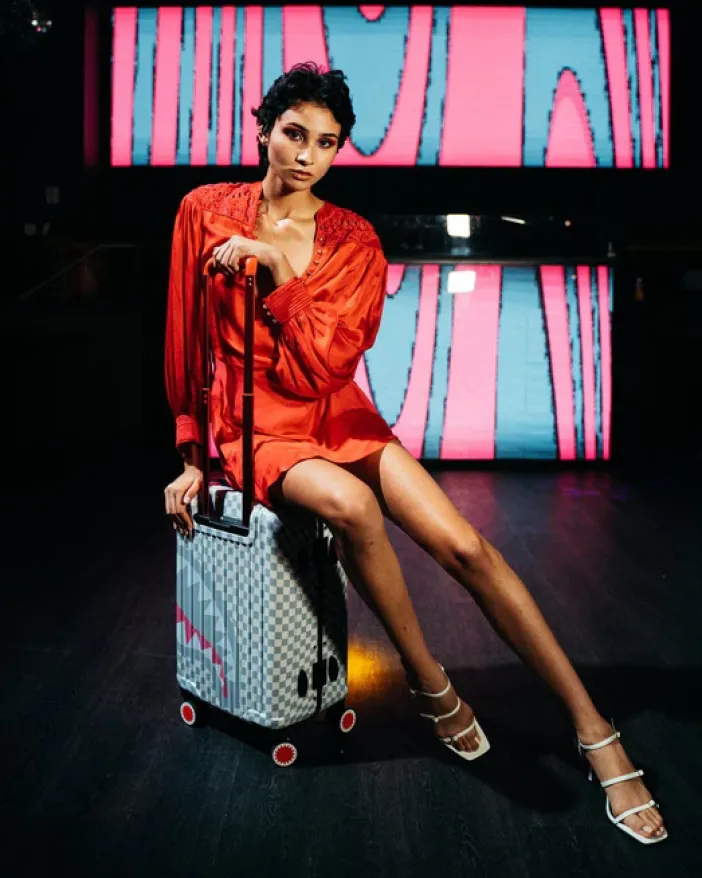 ROSE ALL DAY LA PALAIS SHARKNAUTICS HARDSHELL CARRY-ON LUGGAGE>SPRAYGROUND New