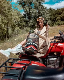 SHARK CENTRAL OUTPOST (DLXV)>SPRAYGROUND