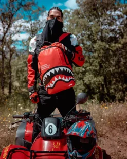 SHARK CENTRAL (RED) (DLXV)><noscript><img width=