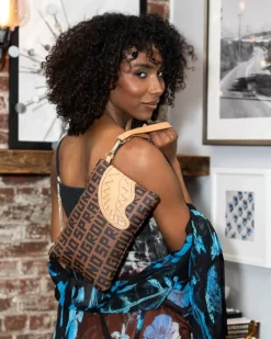 SHARKFINITY CROSSOVER CLUTCH><noscript><img width=