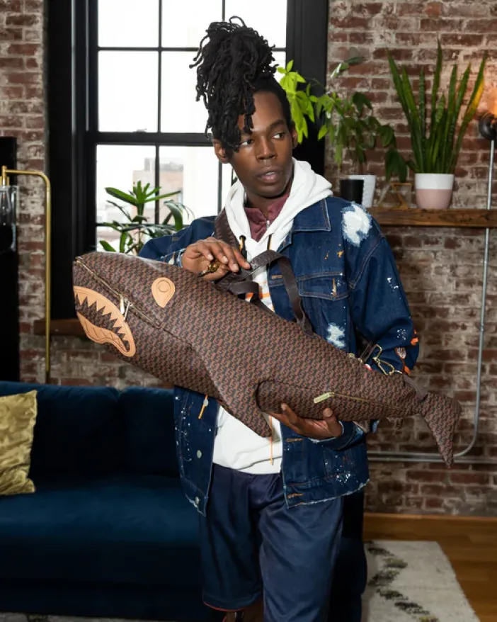 SHARKFINITY SHARK SHAPE DUFFLE>SPRAYGROUND