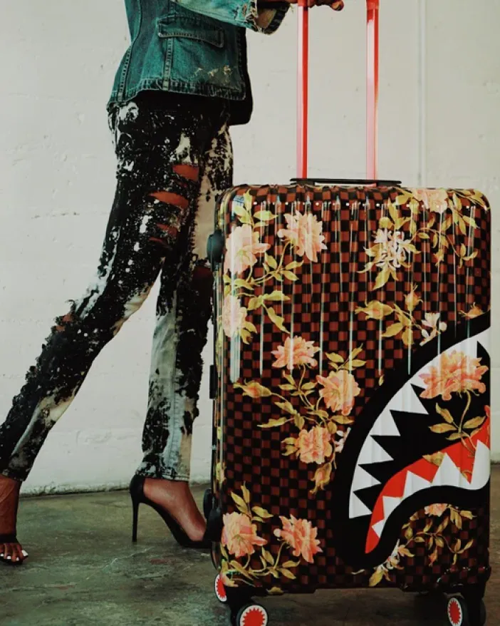 SHARKFLOWER 29.5u201d FULL-SIZE SHARKNAUTICS LUGGAGE>SPRAYGROUND Hot