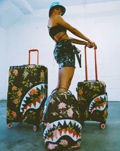 SHARKFLOWER 29.5u201d FULL-SIZE SHARKNAUTICS LUGGAGE><noscript><img width=
