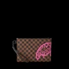 THE ARTISTS TOUCH CROSSOVER CLUTCH>SPRAYGROUND
