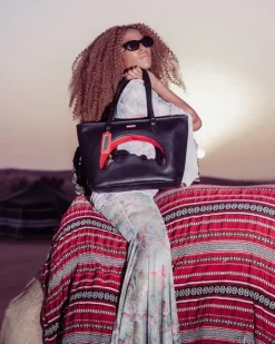THE DECODER TOTE><noscript><img width=