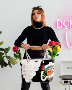 THE FLORAL CUT TOTE><noscript><img width=