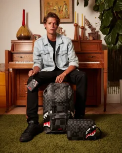 XTC GREY SHARKS IN PARIS WALLET>SPRAYGROUND